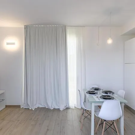 Stunning Capo Falcone Charming 2 Bedrooms Sleeps 6 Num0456 * Stintino